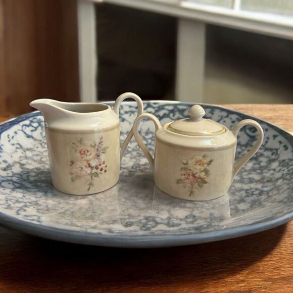 Cream and Sugar set Cheri Blum for - 222 Fifth Rose Bouquets - Picture 1 of 6